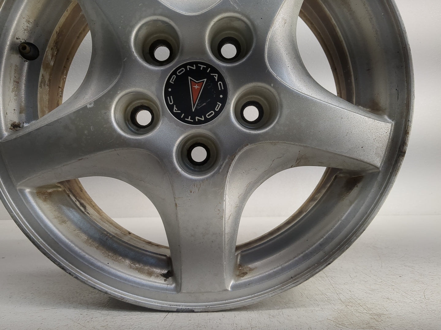 1999-2005 Pontiac Montana Oem Wheel Rim 1229165 - Oemusedautoparts1.com