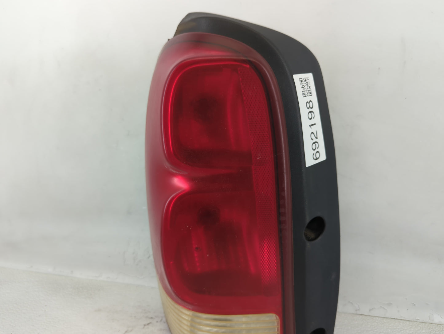 2005 Pontiac Montana Tail Light Assembly Driver Left OEM P/N:15216490 Fits OEM Used Auto Parts - Oemusedautoparts1.com