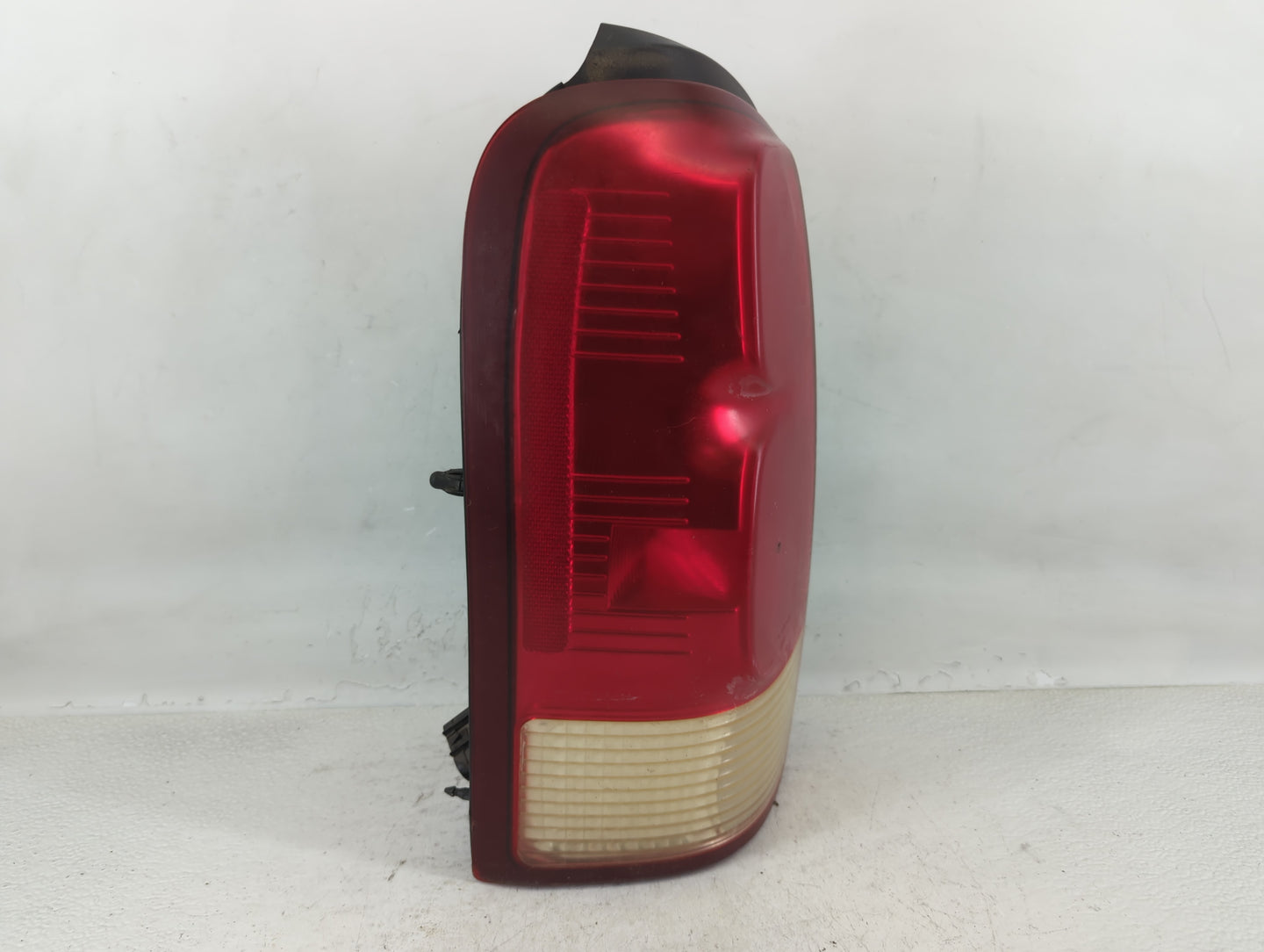 2005 Pontiac Montana Tail Light Assembly Driver Left OEM P/N:15216490 Fits OEM Used Auto Parts - Oemusedautoparts1.com