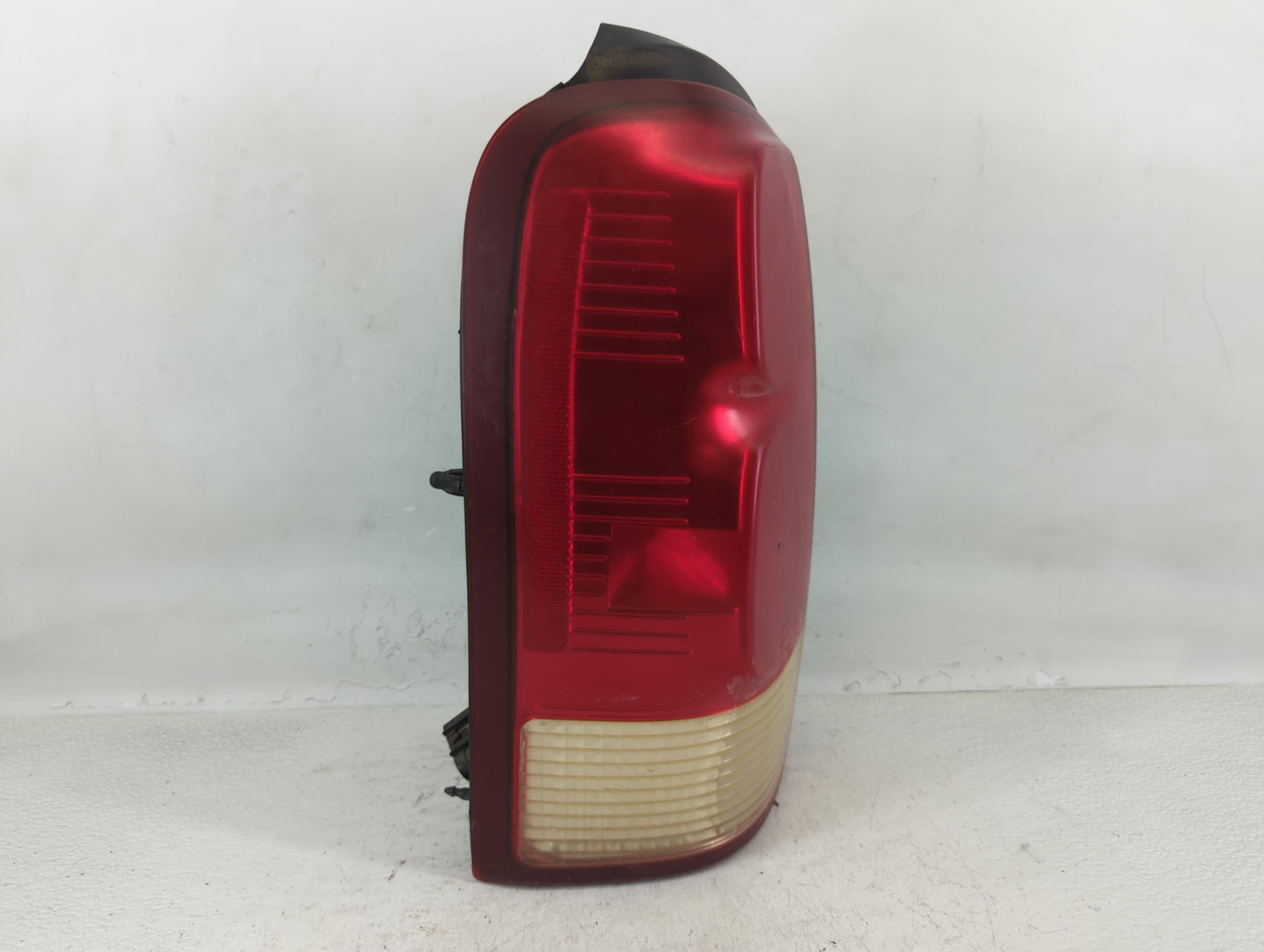 2005 Pontiac Montana Tail Light Assembly Driver Left OEM P/N:15216490 Fits OEM Used Auto Parts - Oemusedautoparts1.com