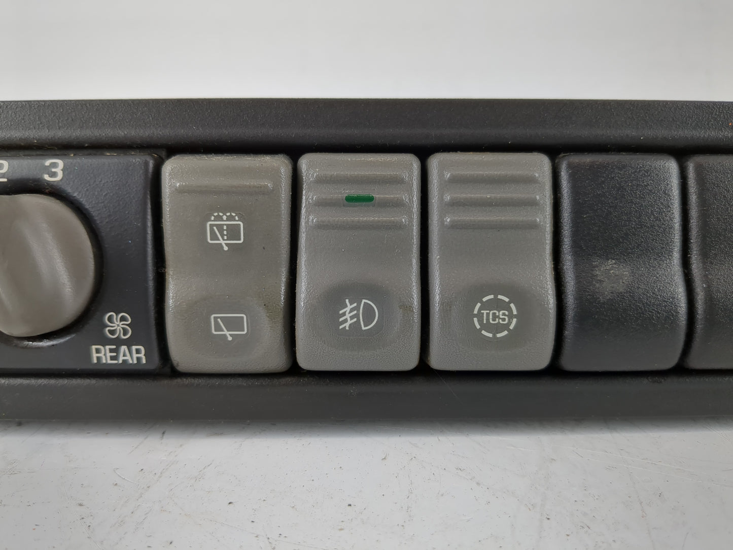 2001-2005 Pontiac Montana Climate Control Module Temperature AC/Heater Replacement P/N:10409287 Fits Fits 2001 2002 2003 200