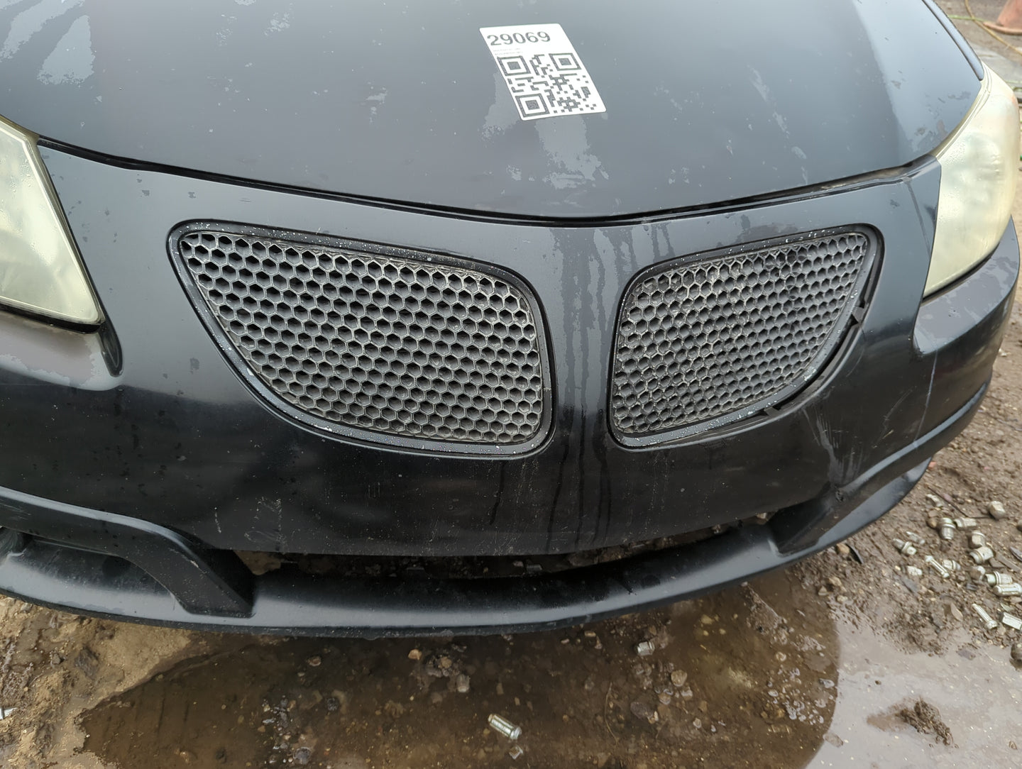 2005-2008 Pontiac Vibe Front Grille Bumper Not Included - Oemusedautoparts1.com