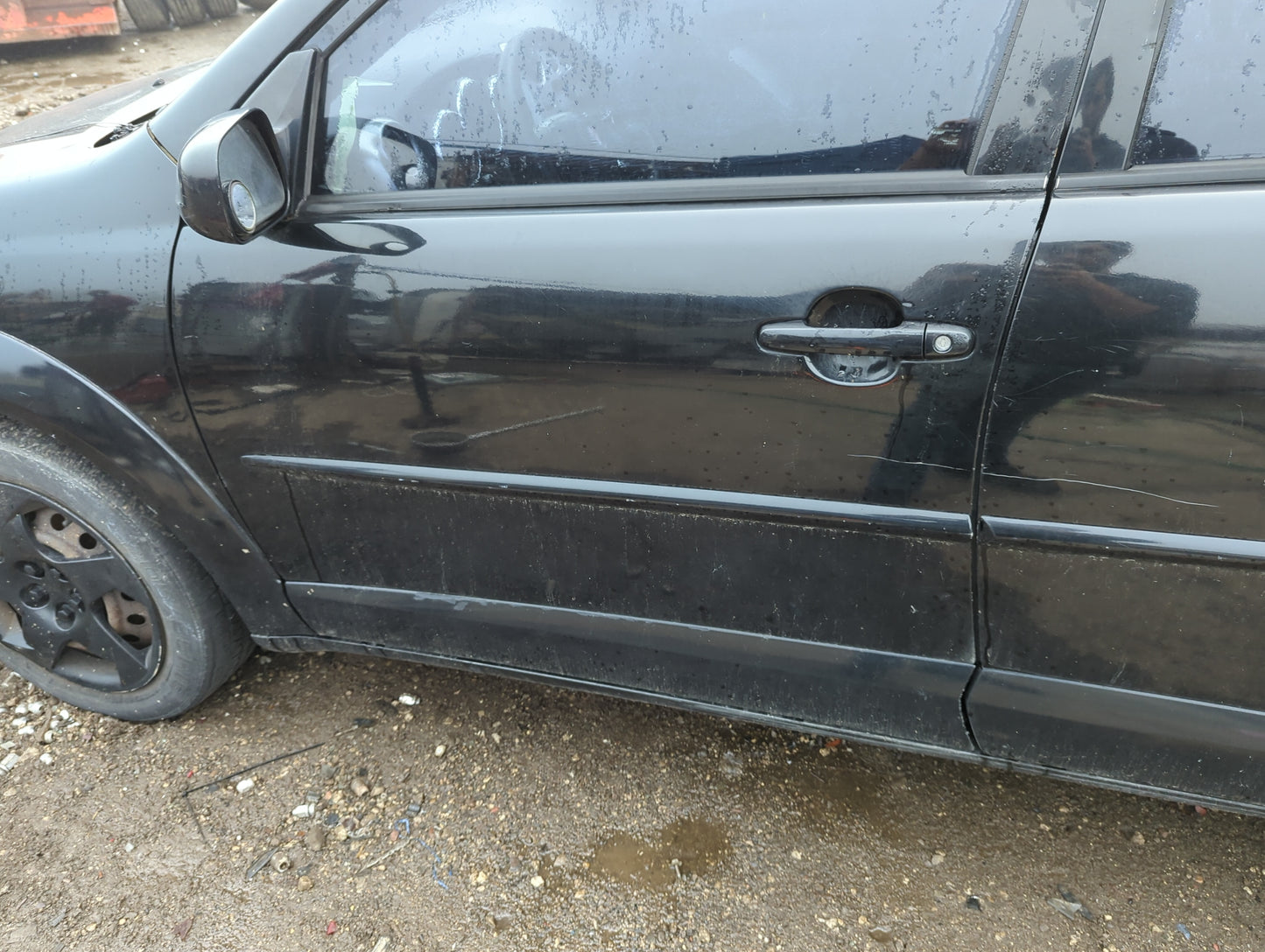 2003-2008 Pontiac Vibe Driver Front Door Oem - Oemusedautoparts1.com