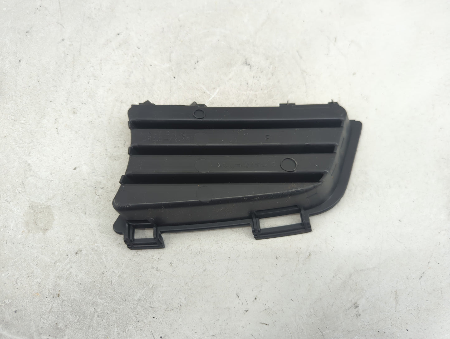 2005-2008 Pontiac Vibe Front Grille Bumper Not Included - Oemusedautoparts1.com