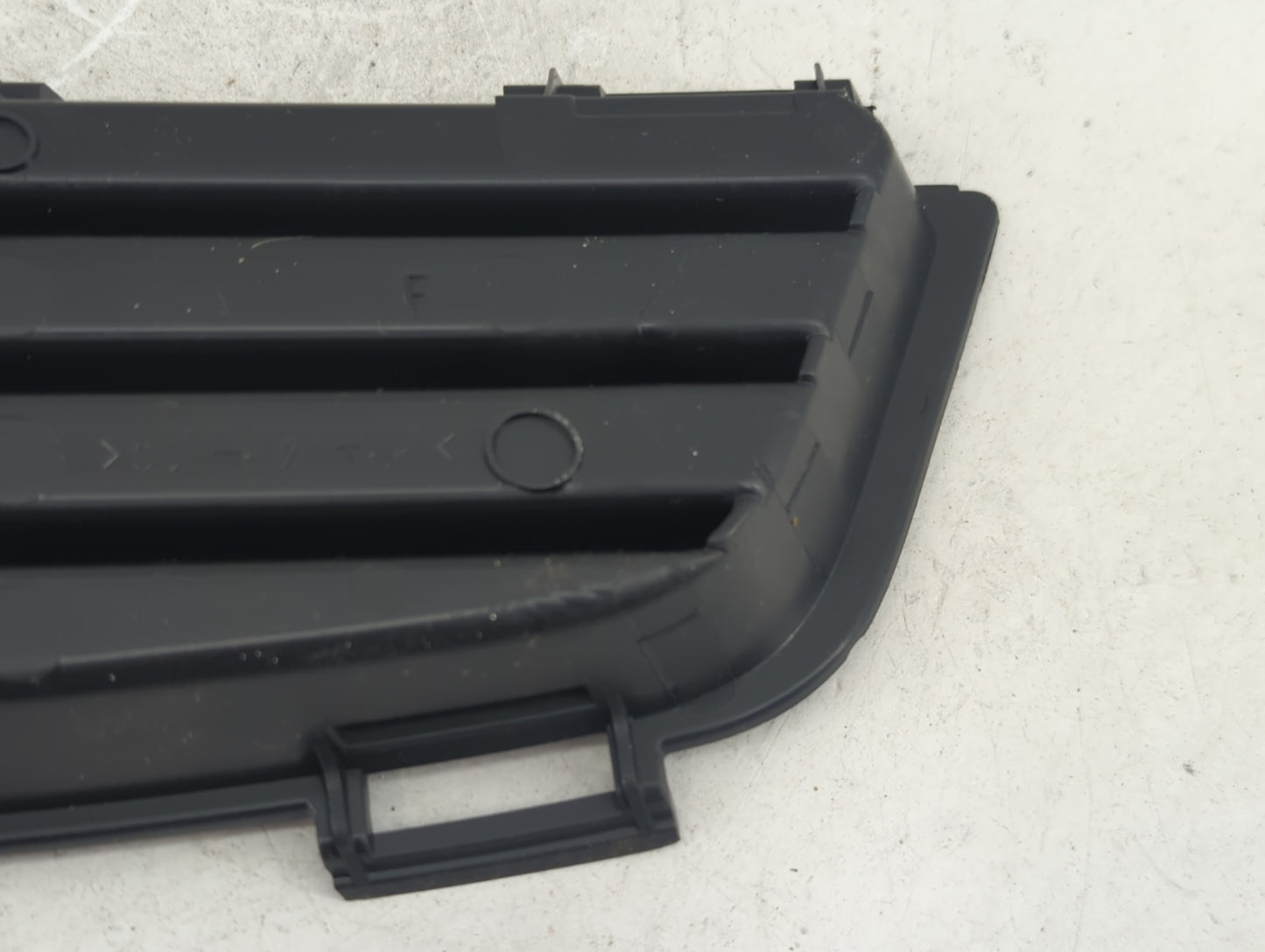 2005-2008 Pontiac Vibe Front Grille Bumper Not Included - Oemusedautoparts1.com