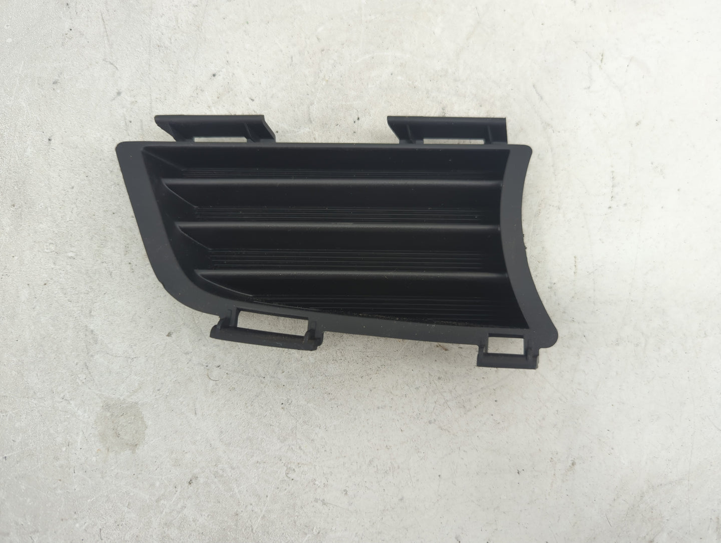 2005-2008 Pontiac Vibe Front Grille Bumper Not Included - Oemusedautoparts1.com
