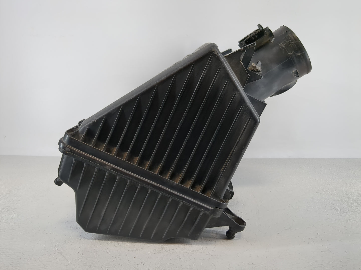 2005 Porsche Cayenne Air Cleaner Intake-duct Hose Tube - Oemusedautoparts1.com