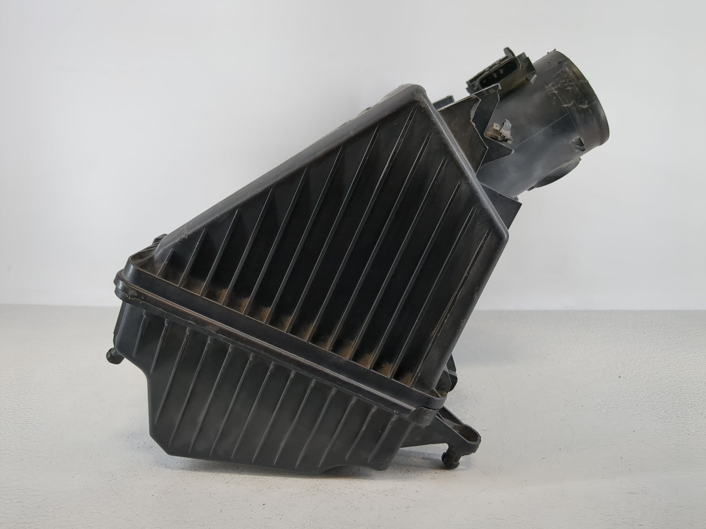 2005 Porsche Cayenne Air Cleaner Intake-duct Hose Tube - Oemusedautoparts1.com