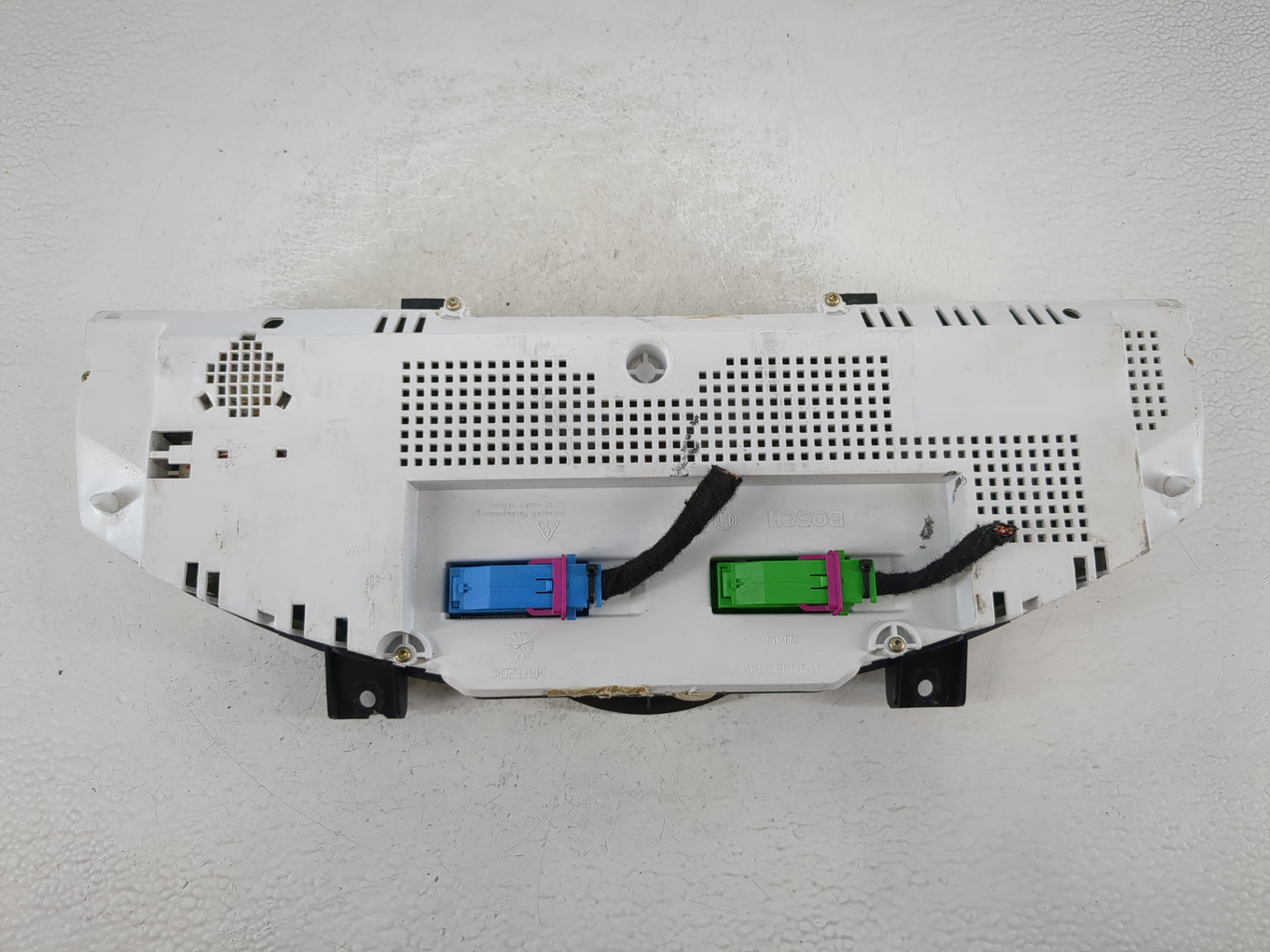 2005-2006 Porsche Cayenne Instrument Cluster Speedometer Gauges Fits Fits 2005 2006 OEM Used Auto Parts - Oemusedautoparts1.