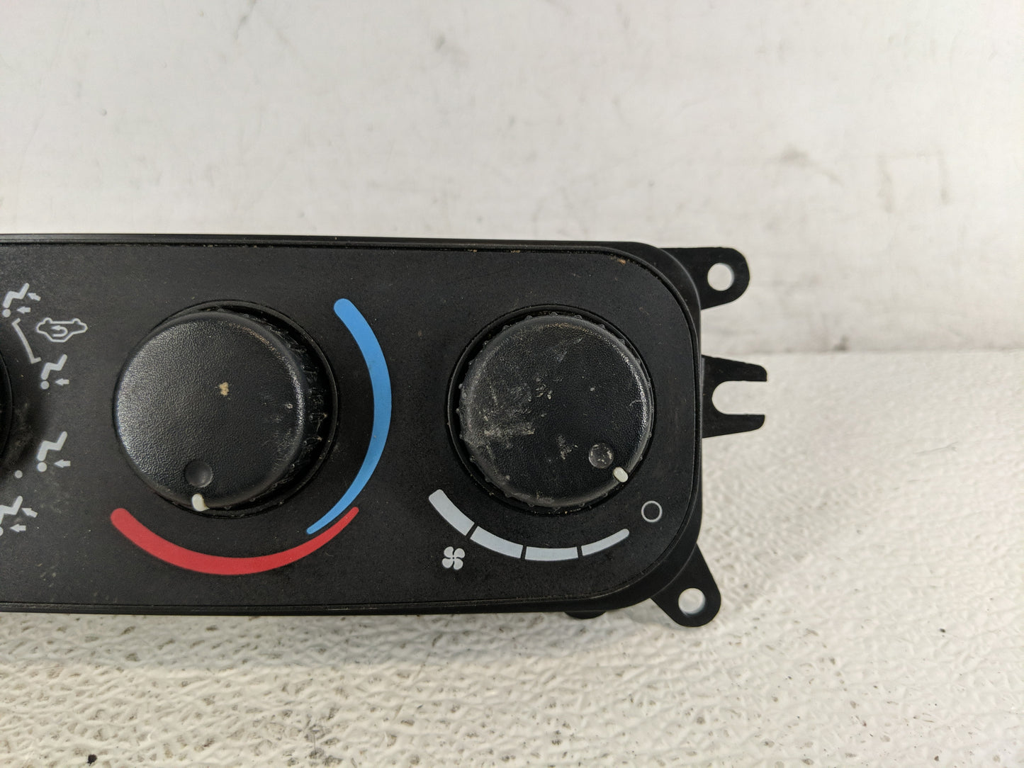 2005 Ram 1500 Climate Control Module Temperature AC/Heater Replacement P/N:P55056321AD Fits Fits 2003 2004 OEM Used Auto Par