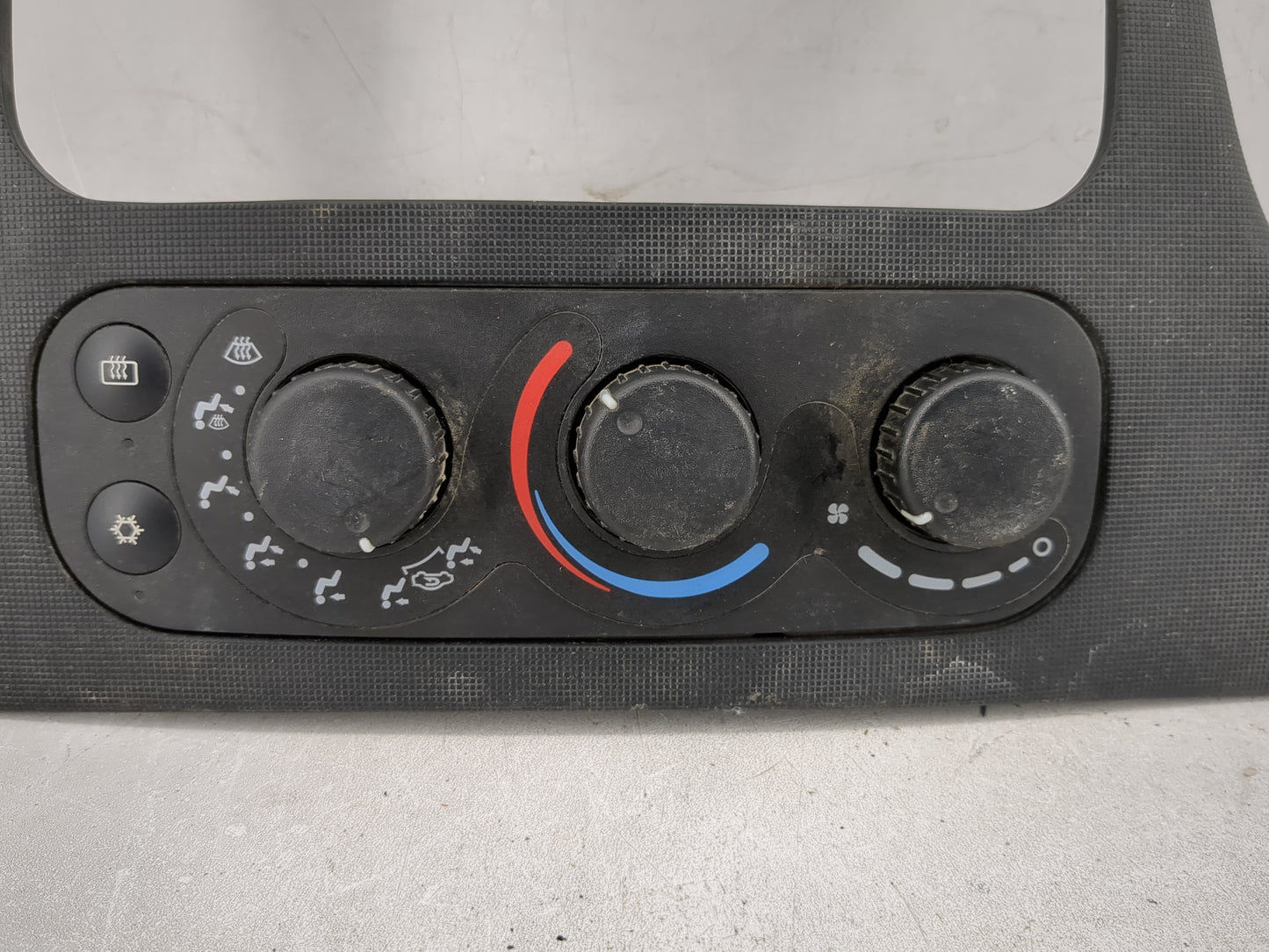 2005 Ram 1500 Climate Control Module Temperature AC/Heater Replacement P/N:58024 Fits Fits 2003 2004 OEM Used Auto Parts - O
