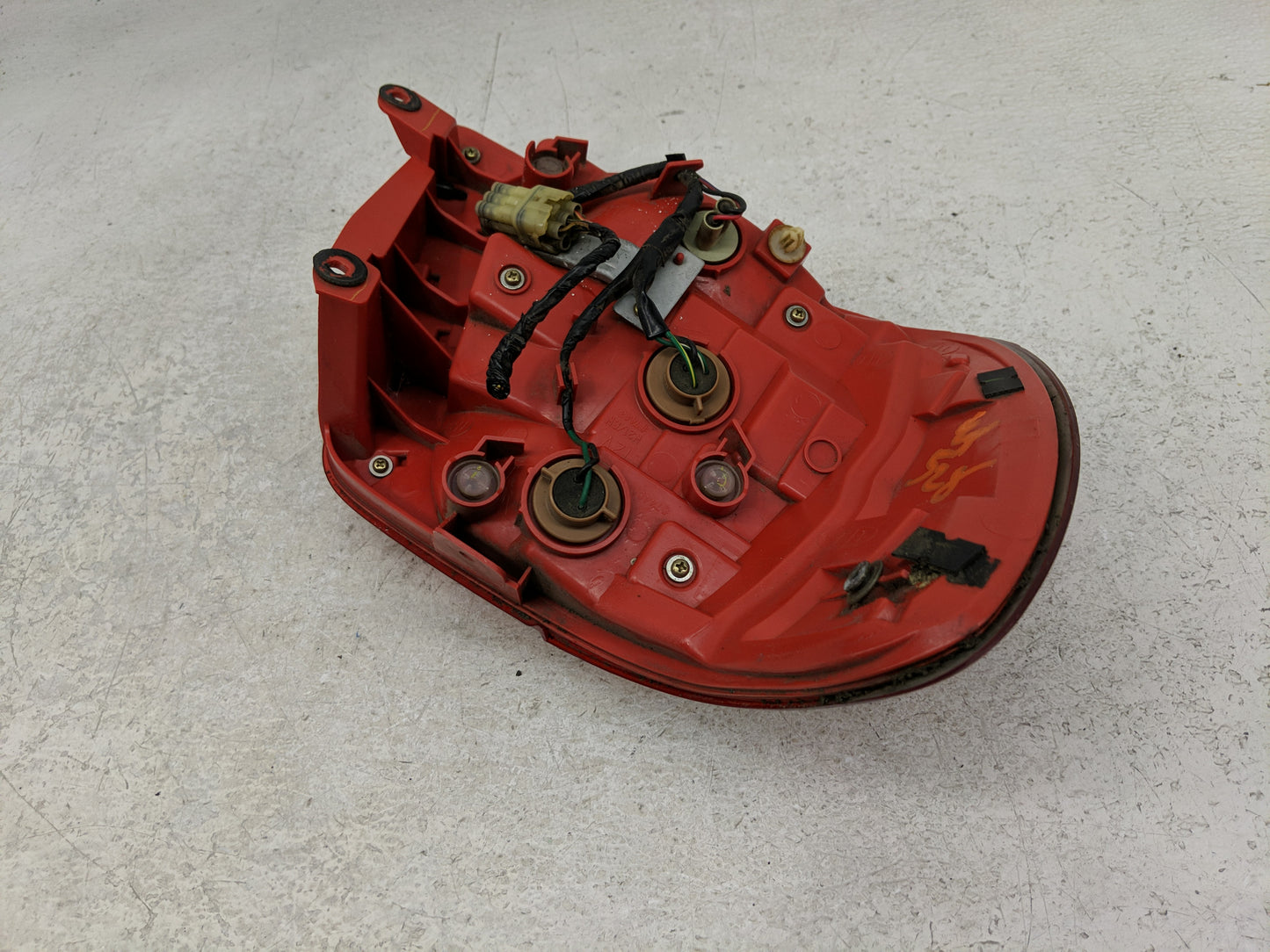 2005-2006 Saab 9-2x Tail Light Assembly Passenger Right OEM Fits Fits 2005 2006 OEM Used Auto Parts - Oemusedautoparts1.com