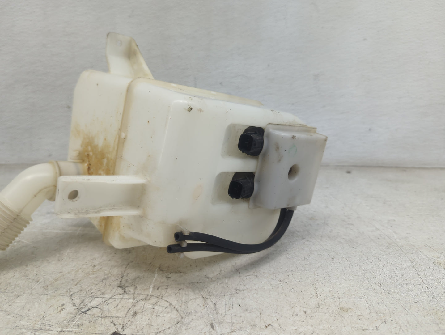 2005-2005 Saab 9-2x Windshield Washer Fluid Reservoir Bottle - Oemusedautoparts1.com