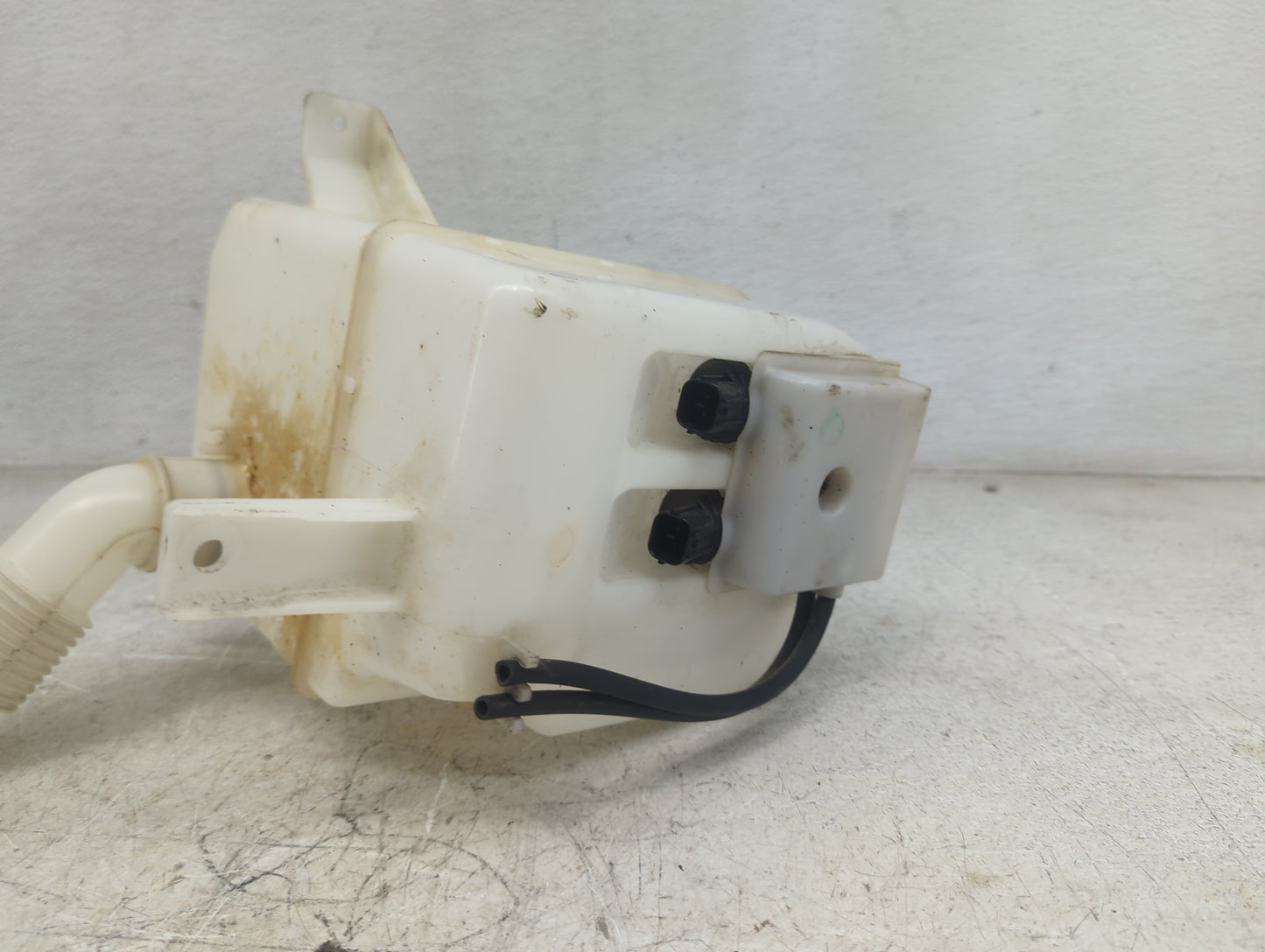 2005-2005 Saab 9-2x Windshield Washer Fluid Reservoir Bottle - Oemusedautoparts1.com