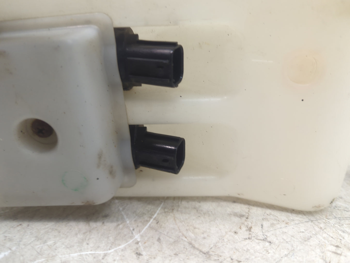 2005-2005 Saab 9-2x Windshield Washer Fluid Reservoir Bottle - Oemusedautoparts1.com