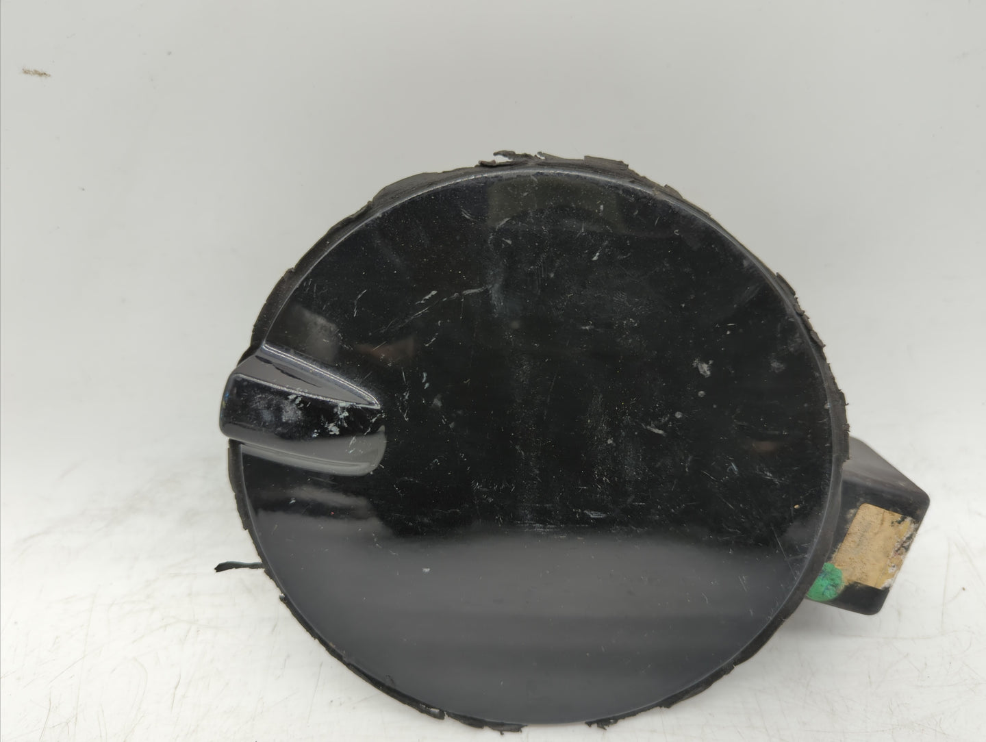 2005 Saturn Astra Fuel Tank Door Lid Gas Tank Black - Oemusedautoparts1.com