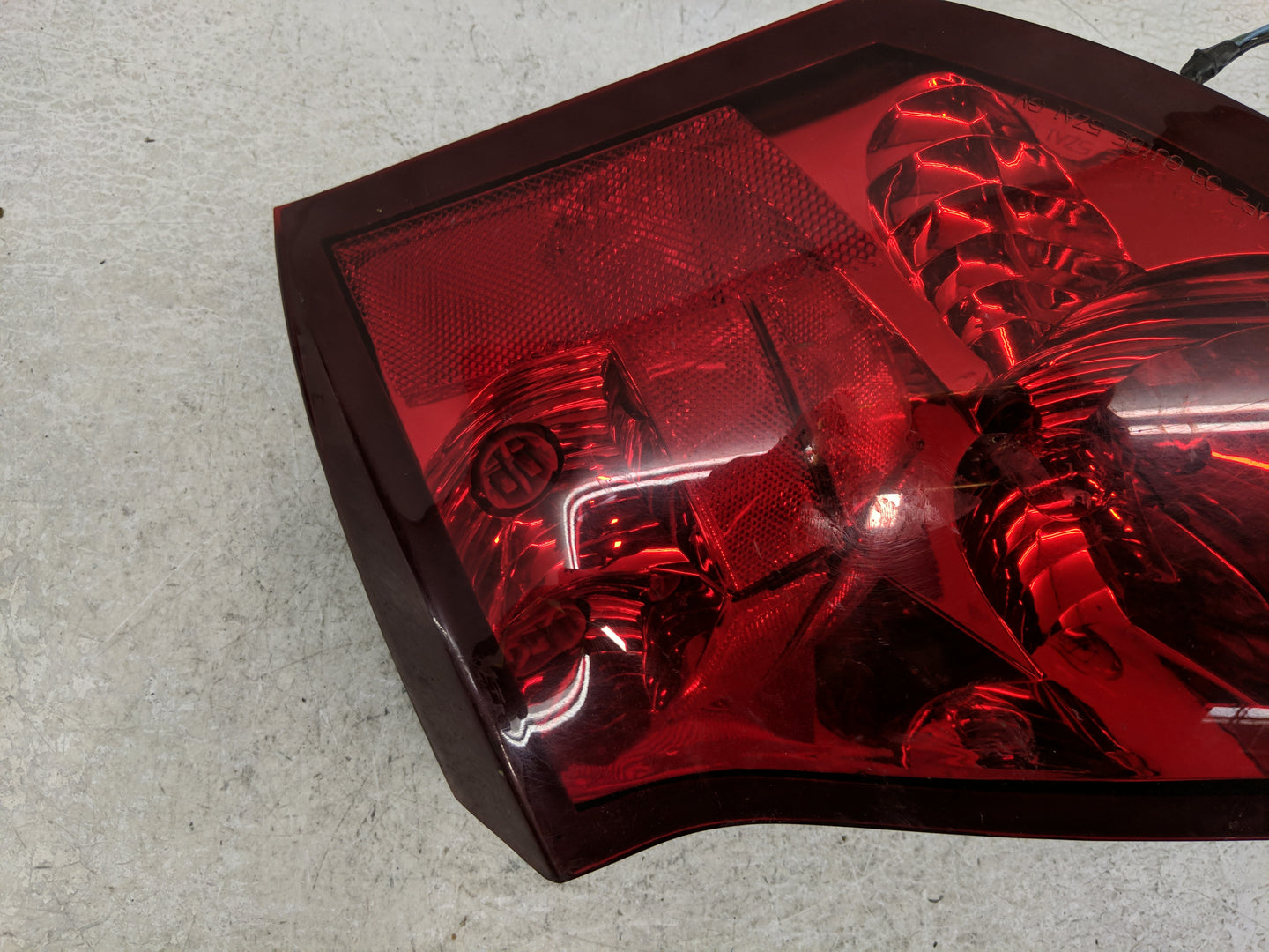 2003-2007 Saturn Ion Tail Light Assembly Passenger Right OEM P/N:22723025 Fits Fits 2003 2004 2005 2006 2007 OEM Used Auto P