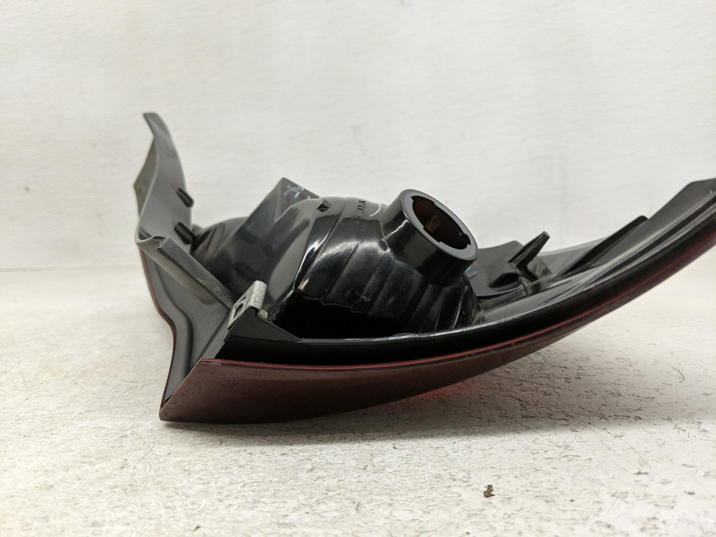 2003-2007 Saturn Ion Tail Light Assembly Passenger Right OEM P/N:16530982 22723025 Fits Fits 2003 2004 2005 2006 2007 OEM Us