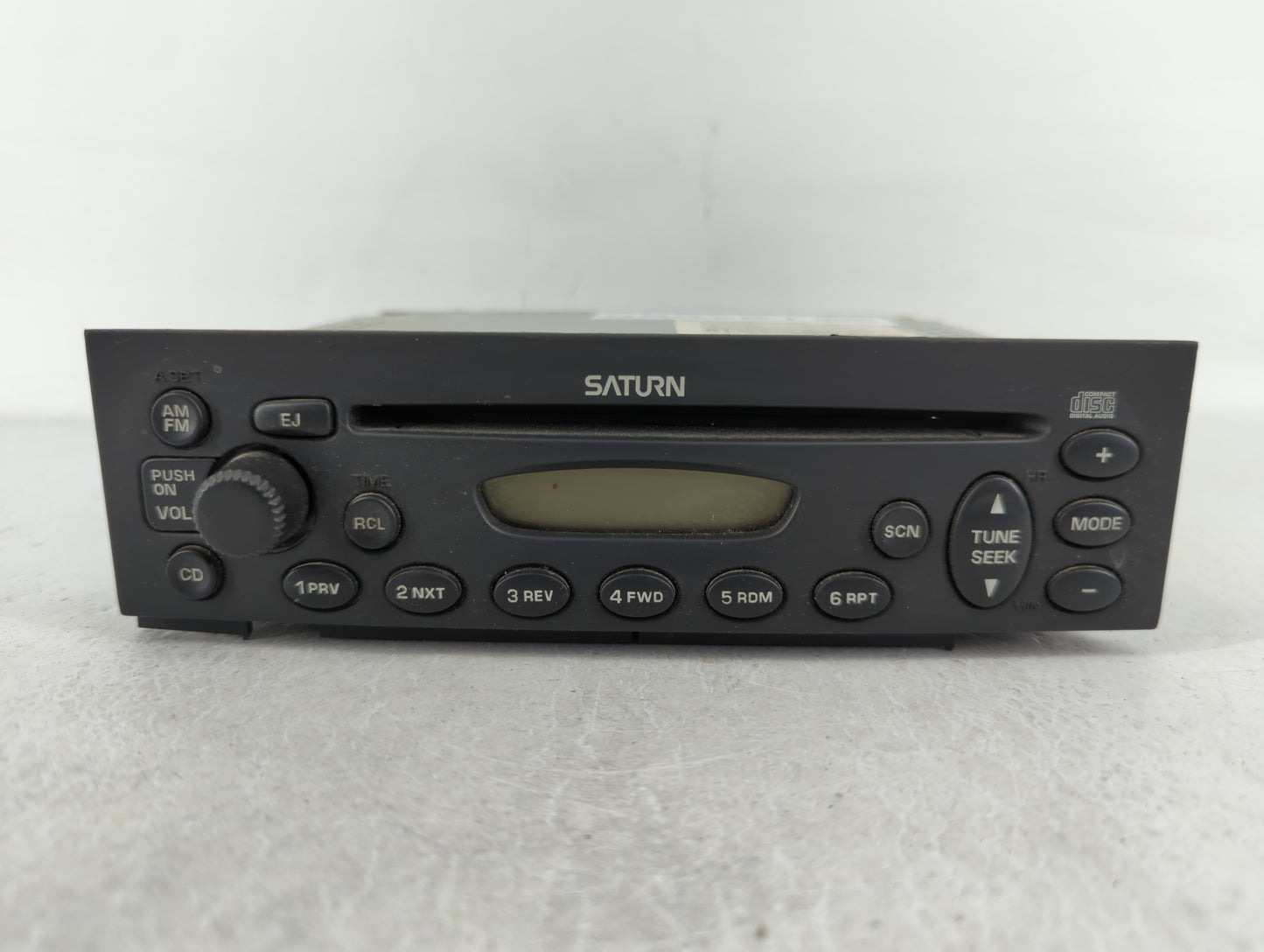2005-2005 Saturn Ion Am Fm Cd Player Radio Receiver - Oemusedautoparts1.com