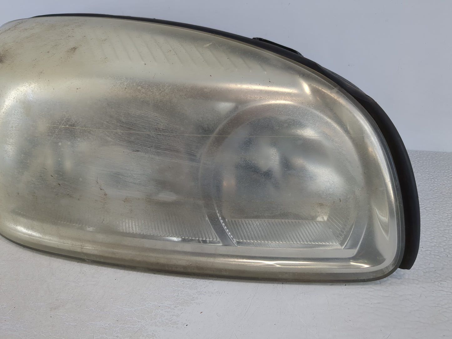 2005-2007 Saturn Relay Passenger Right Oem Head Light Headlight Lamp - Oemusedautoparts1.com