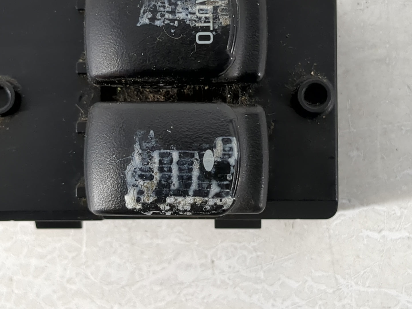2005-2007 Saturn Relay Master Power Window Switch Replacement Driver Side Left P/N:15198643 Fits Fits 2005 2006 2007 2008 20
