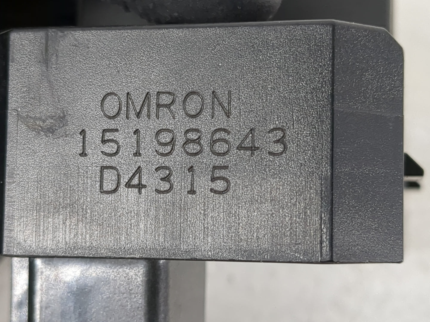 2005-2007 Saturn Relay Master Power Window Switch Replacement Driver Side Left P/N:15198643 Fits Fits 2005 2006 2007 2008 20