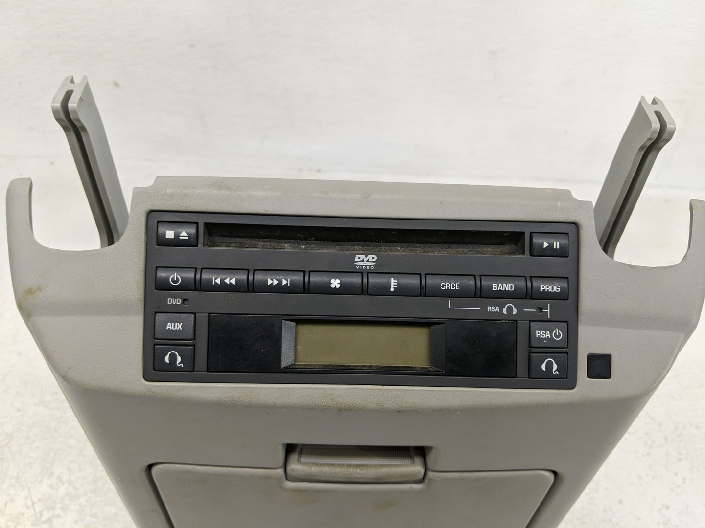2005-2006 Saturn Relay Information Display Screen - Oemusedautoparts1.com