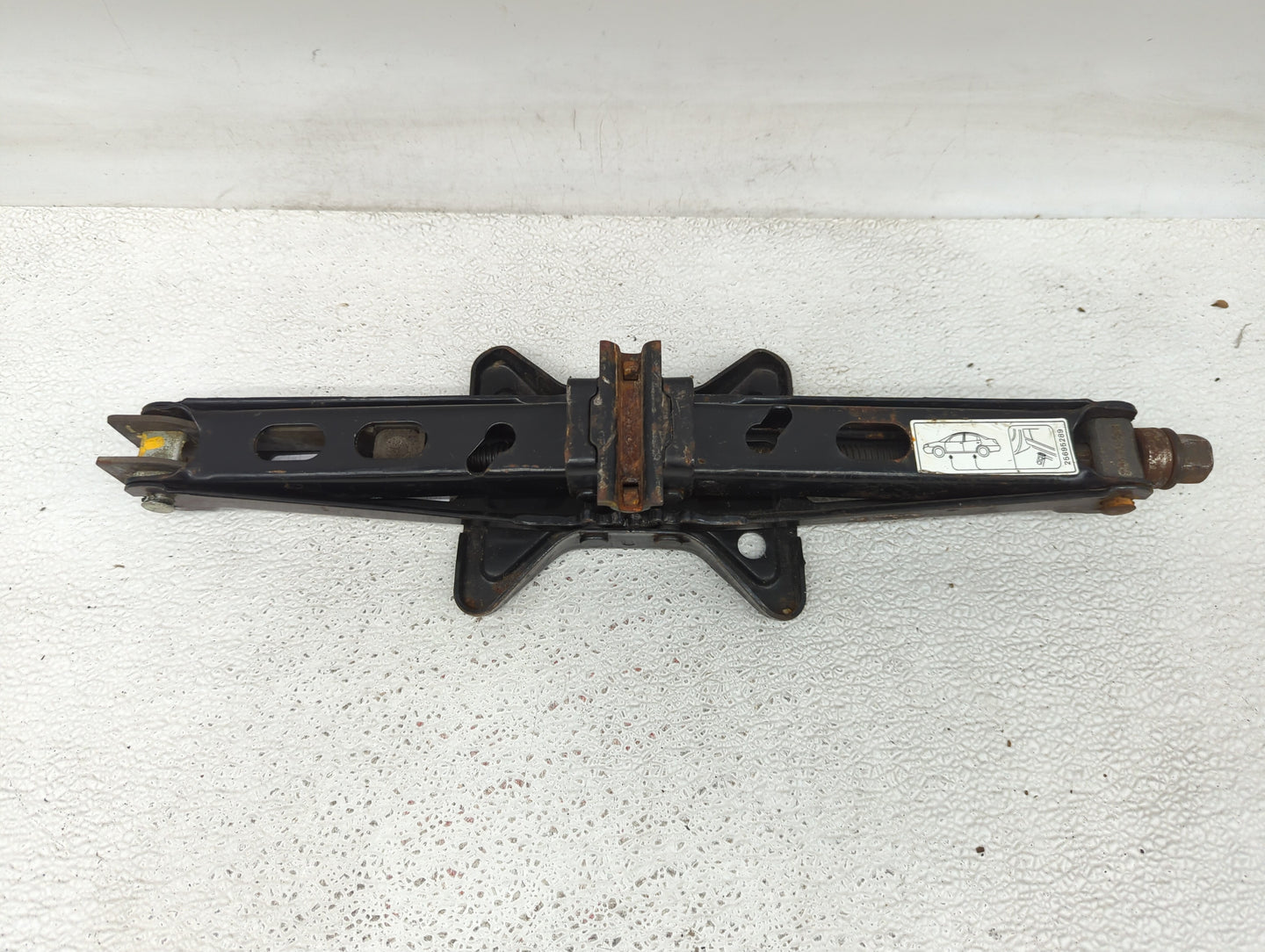 2005 Saturn Relay Spare Scissor Car Jack - Oemusedautoparts1.com
