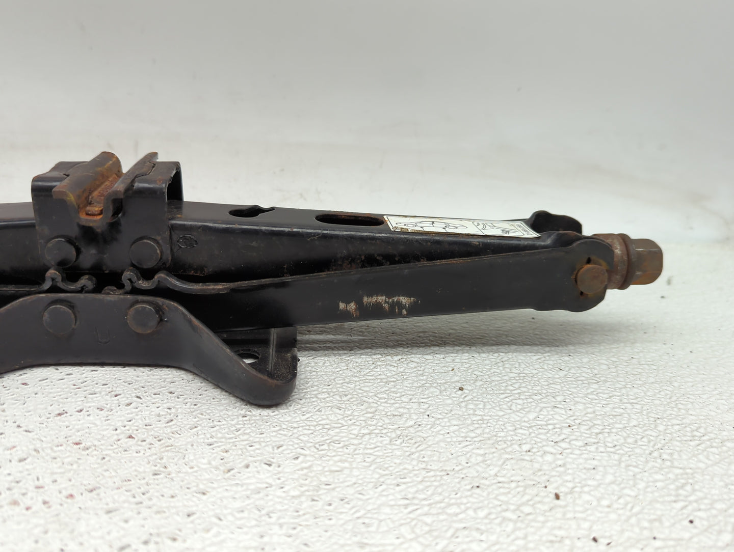 2005 Saturn Relay Spare Scissor Car Jack - Oemusedautoparts1.com
