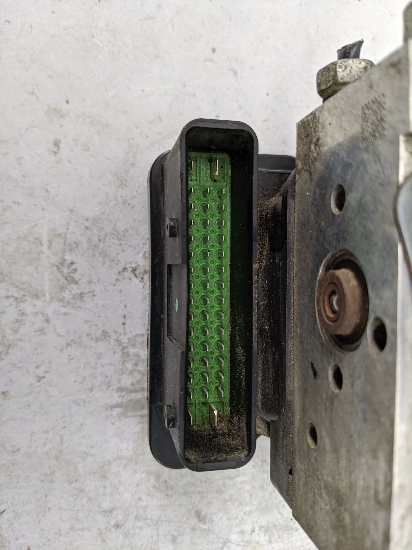 2005 Saturn Relay ABS Pump Control Module Replacement P/N:10449305 18046585, 18046696, 5WY7418, 74180689D5J50060203 Fits OEM