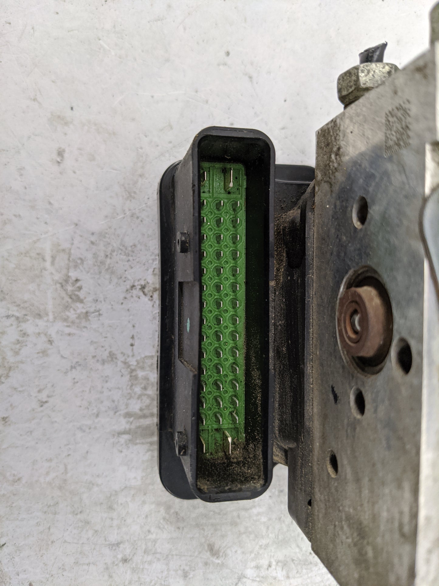 2005 Saturn Relay ABS Pump Control Module Replacement P/N:10449305 18046585, 18046696, 5WY7418, 74180689D5J50060203 Fits OEM