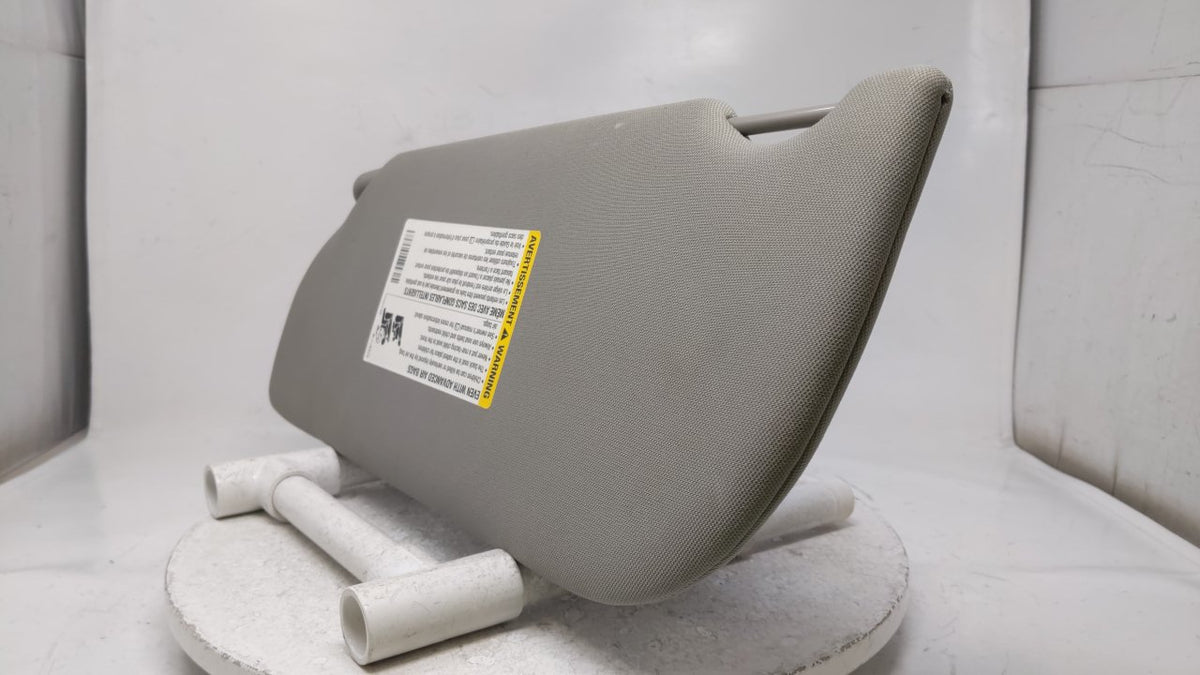 2005-2007 Saturn Relay Sun Visor Shade Replacement Passenger Right Mirror Fits Fits 2005 2006 2007 2008 2009 OEM Used Auto P