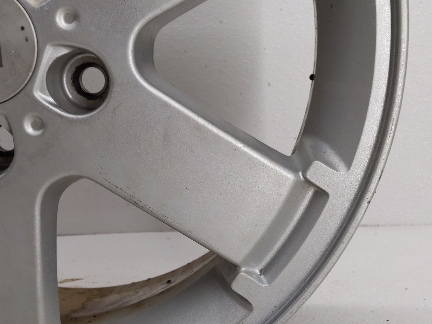 2005-2005 Saturn Relay Oem Wheel Rim - Oemusedautoparts1.com
