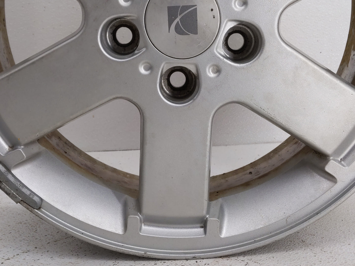 2005-2005 Saturn Relay Oem Wheel Rim - Oemusedautoparts1.com