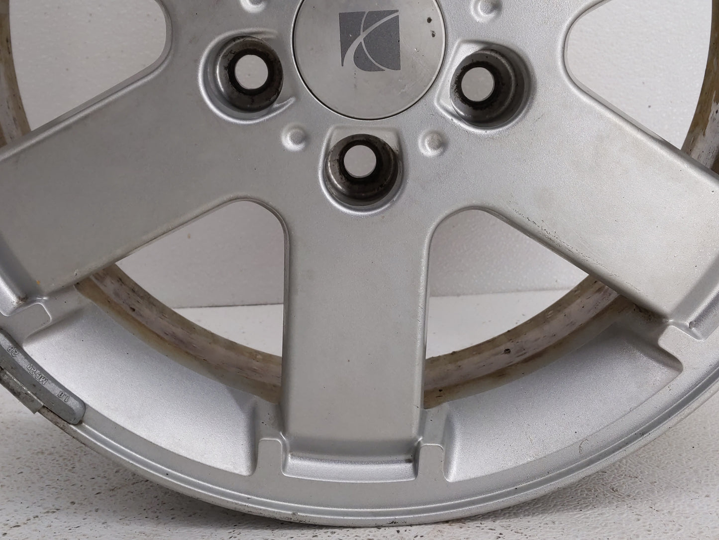 2005-2005 Saturn Relay Oem Wheel Rim - Oemusedautoparts1.com