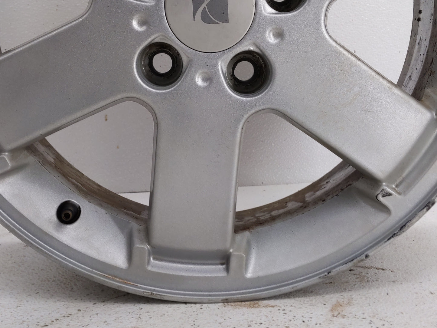 2005-2005 Saturn Relay Oem Wheel Rim 832727 - Oemusedautoparts1.com