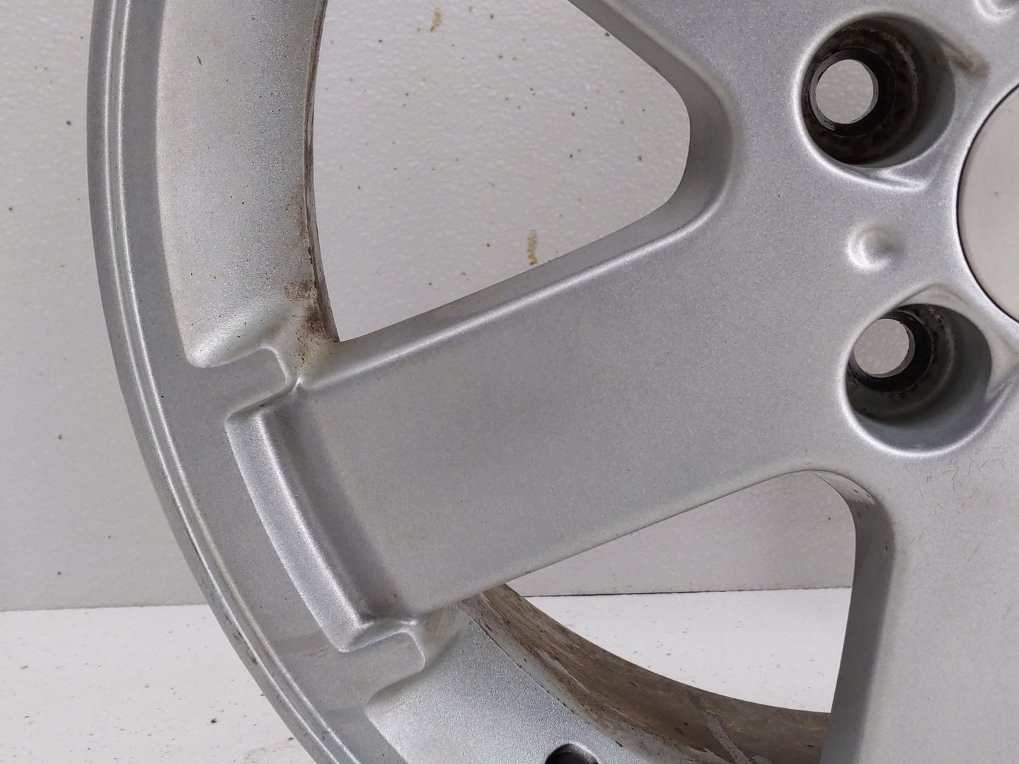 2005-2005 Saturn Relay Oem Wheel Rim 832727 - Oemusedautoparts1.com