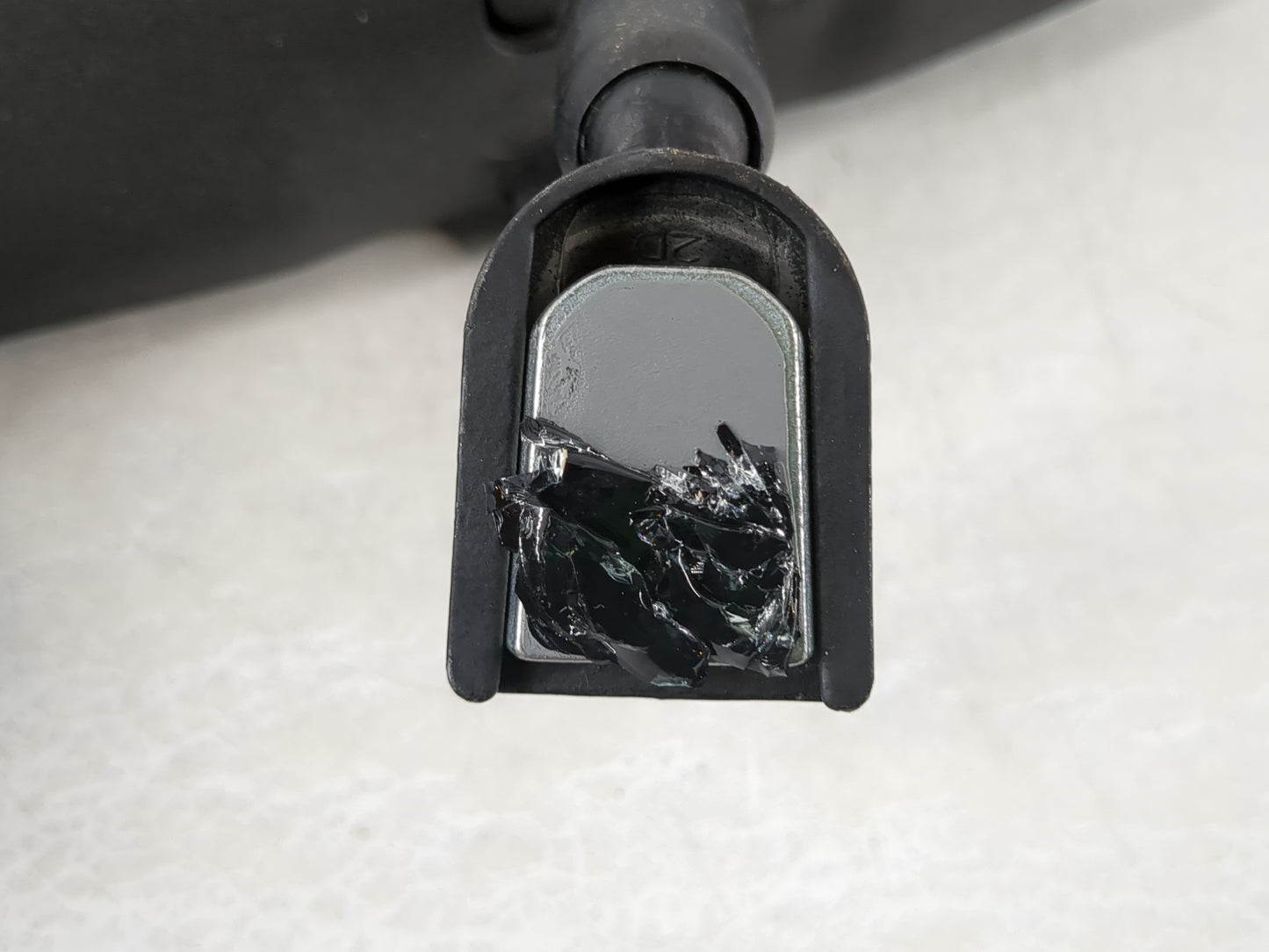 2005-2007 Saturn Relay Interior Rear View Mirror Replacement OEM Fits OEM Used Auto Parts - Oemusedautoparts1.com