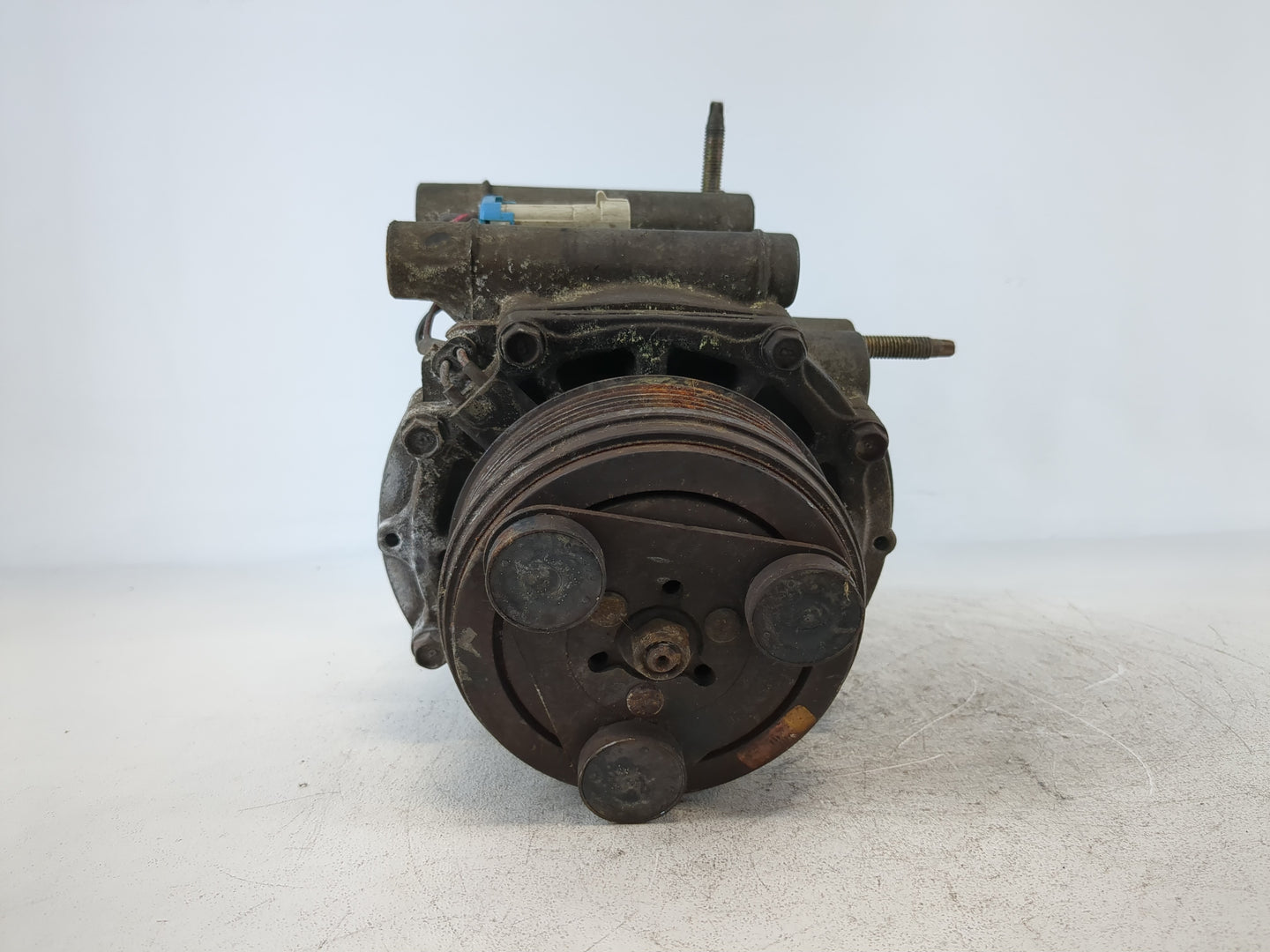 2005-2006 Saturn Relay Air Conditioning A/c Ac Compressor Oem - Oemusedautoparts1.com