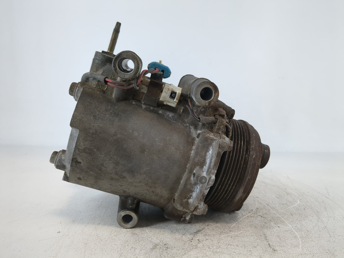 2005-2006 Saturn Relay Air Conditioning A/c Ac Compressor Oem - Oemusedautoparts1.com