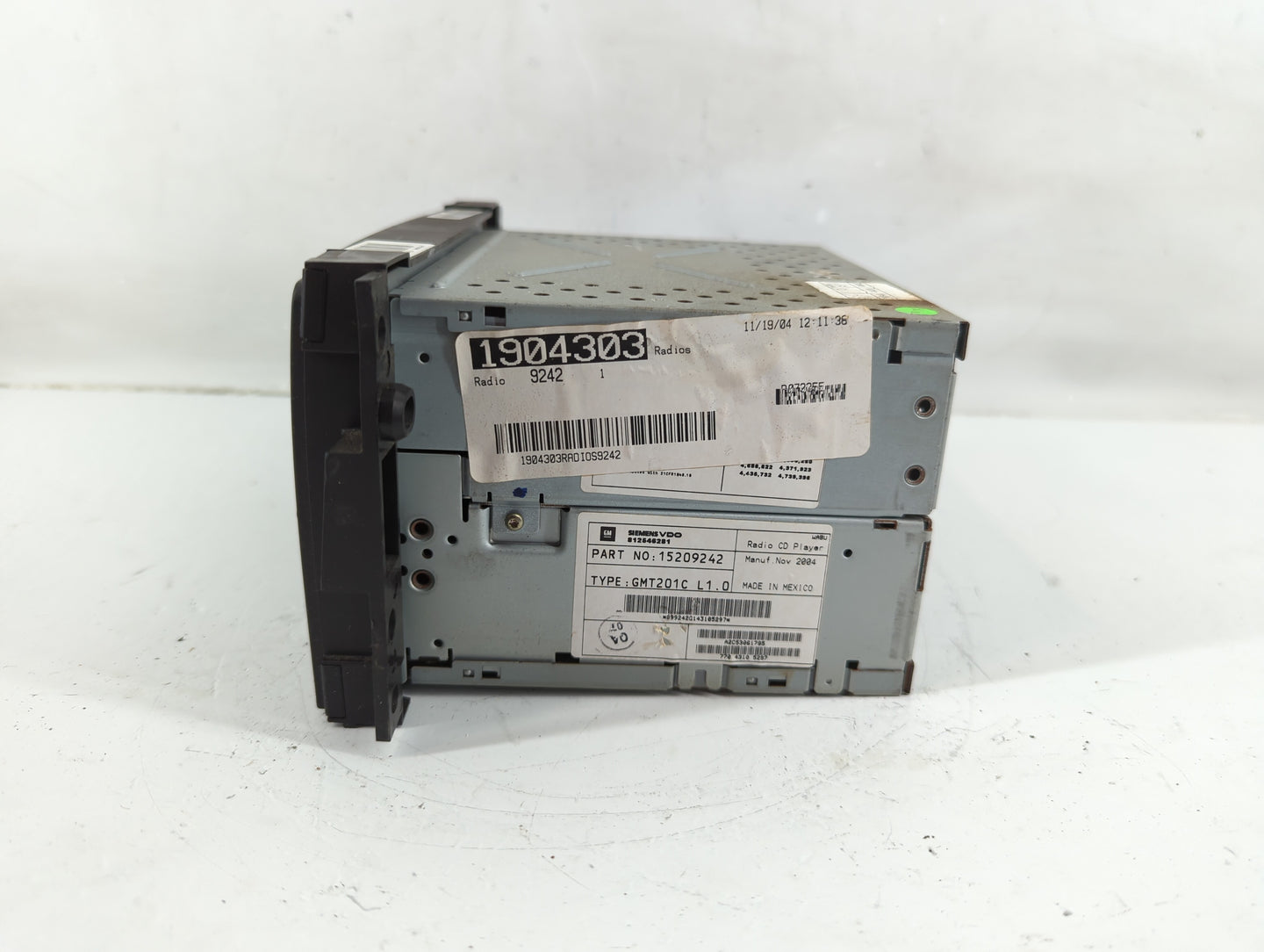 2005-2007 Saturn Relay Radio AM FM Cd Player Receiver Replacement P/N:15209242 Fits Fits 2005 2006 2007 OEM Used Auto Parts 