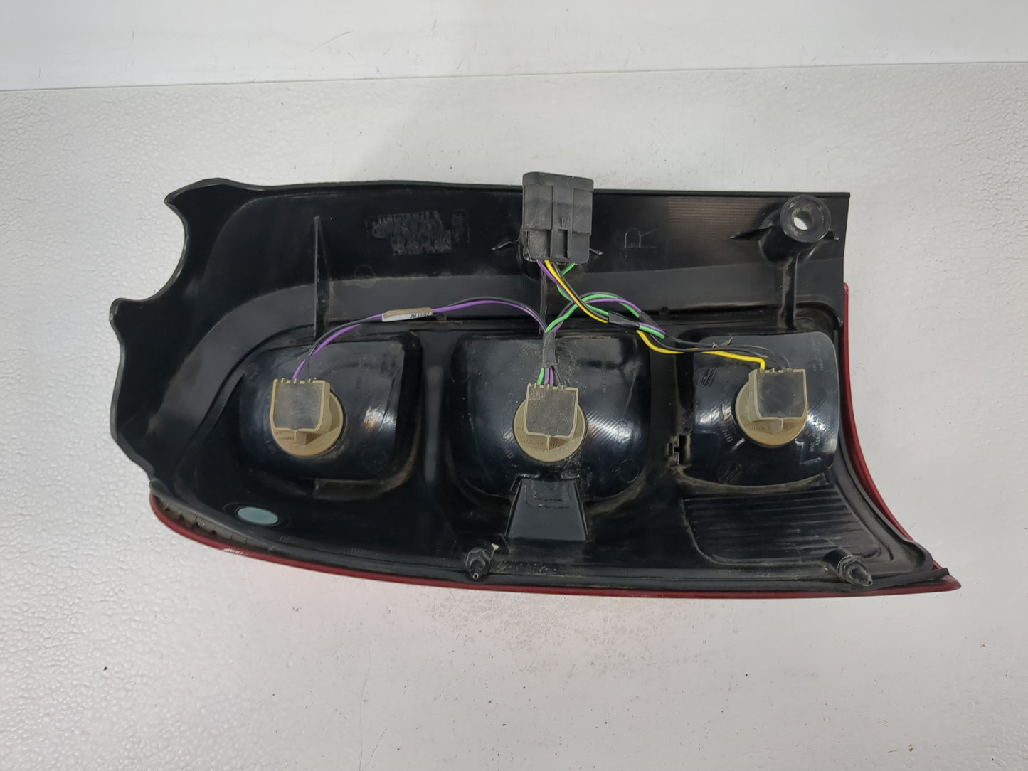 2005 Saturn Relay Tail Light Assembly Passenger Right OEM Fits OEM Used Auto Parts - Oemusedautoparts1.com