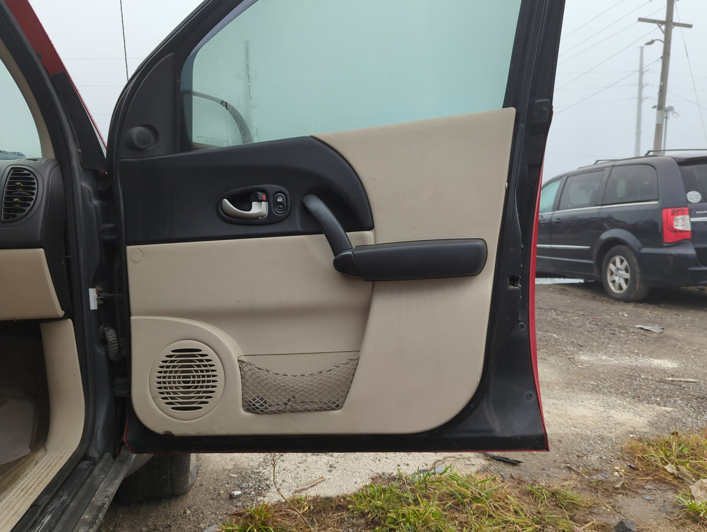 2005 Saturn Vue Front Right Passenger Interior Door Panel Trim - Oemusedautoparts1.com