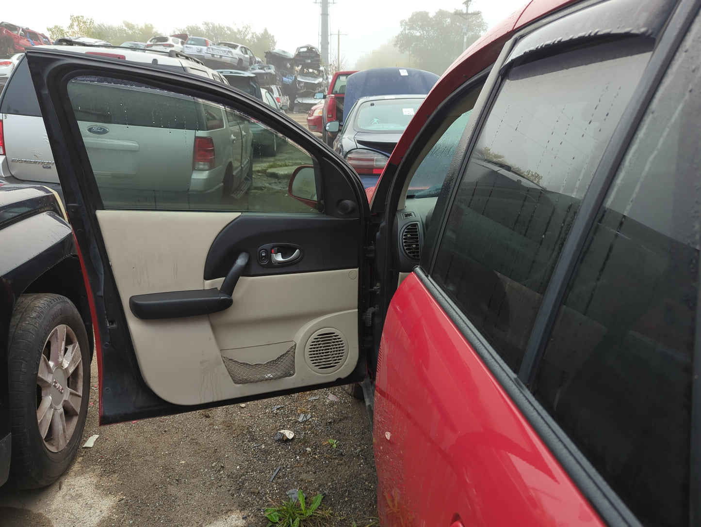 2005 Saturn Vue Front Left Driver Interior Door Panel Trim - Oemusedautoparts1.com