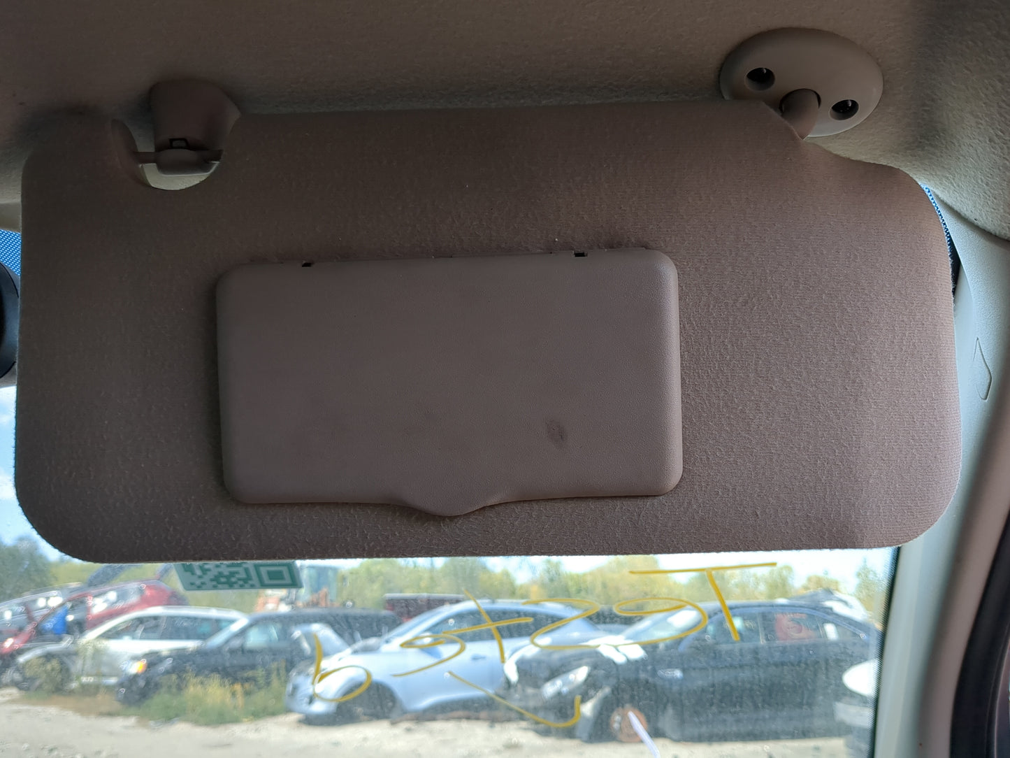 2002-2007 Saturn Vue Sun Visor Shade Replacement Passenger Right Mirror Fits Fits 2002 2003 2004 2005 2006 2007 OEM Used Aut