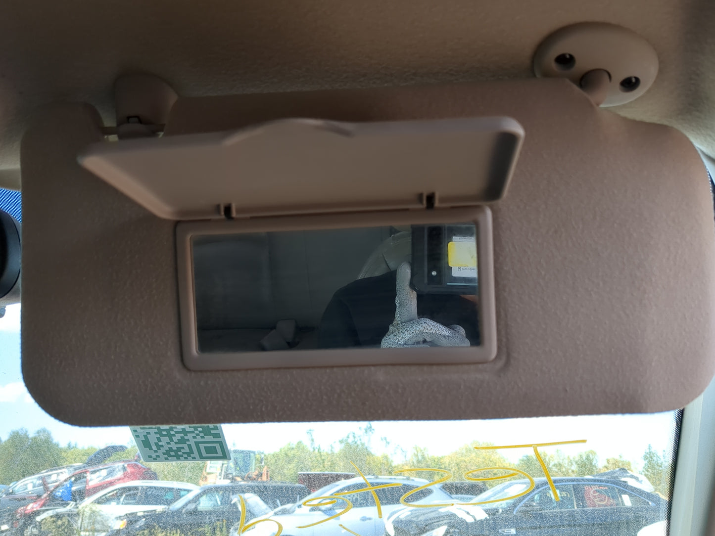 2002-2007 Saturn Vue Sun Visor Shade Replacement Passenger Right Mirror Fits Fits 2002 2003 2004 2005 2006 2007 OEM Used Aut