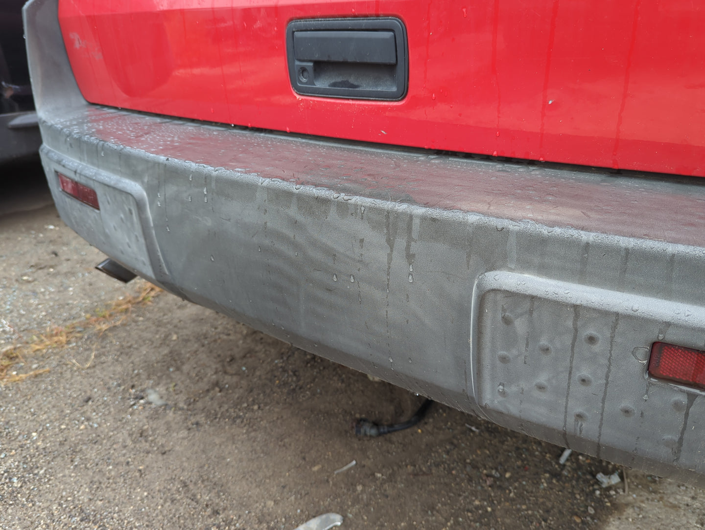 2005-2005 Saturn Vue Rear Bumper Assembly Oem - Oemusedautoparts1.com