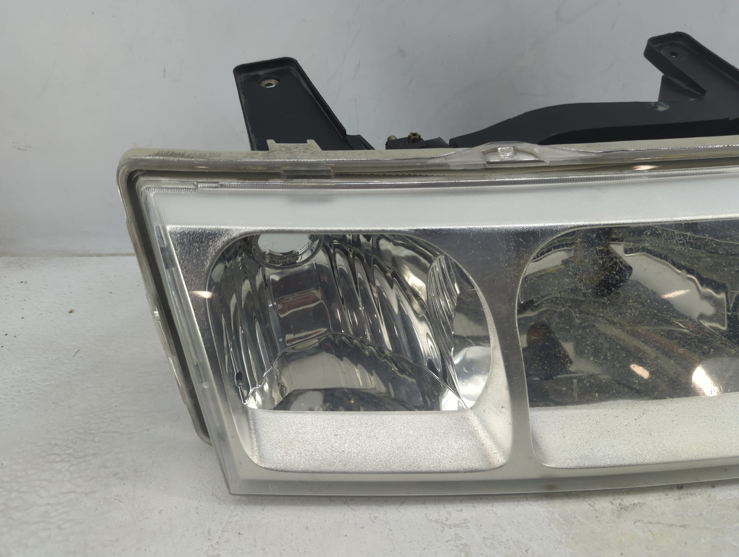 2005-2005 Saturn Vue Passenger Right Oem Head Light Headlight Lamp - Oemusedautoparts1.com