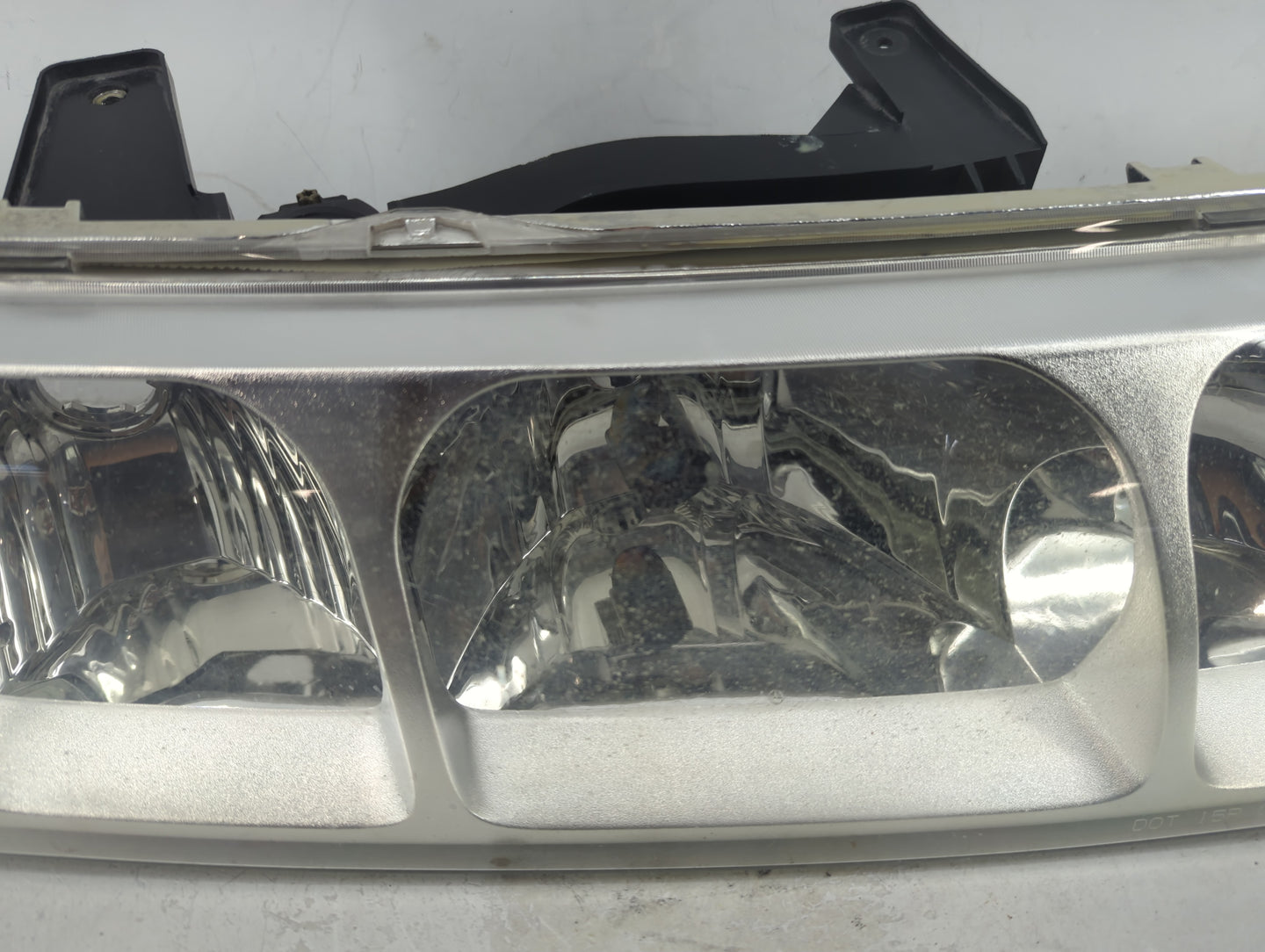 2005-2005 Saturn Vue Passenger Right Oem Head Light Headlight Lamp - Oemusedautoparts1.com