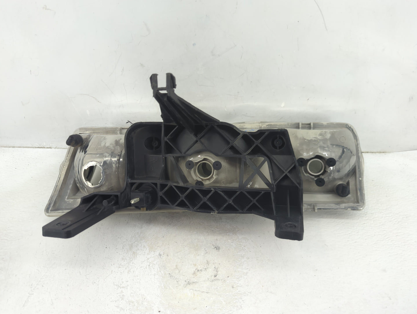 2005-2005 Saturn Vue Passenger Right Oem Head Light Headlight Lamp - Oemusedautoparts1.com